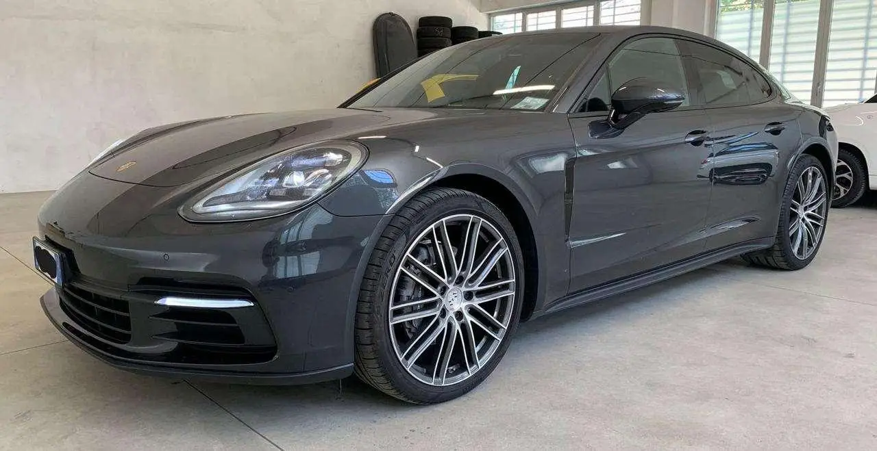 Photo 1 : Porsche Panamera 2018 Petrol