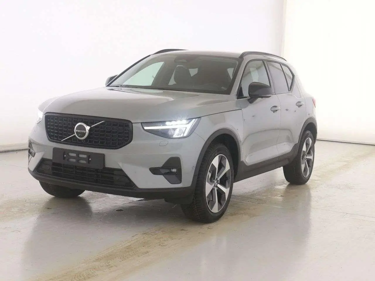 Photo 1 : Volvo Xc40 2024 Hybride