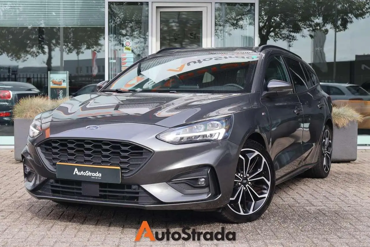 Photo 1 : Ford Focus 2019 Essence