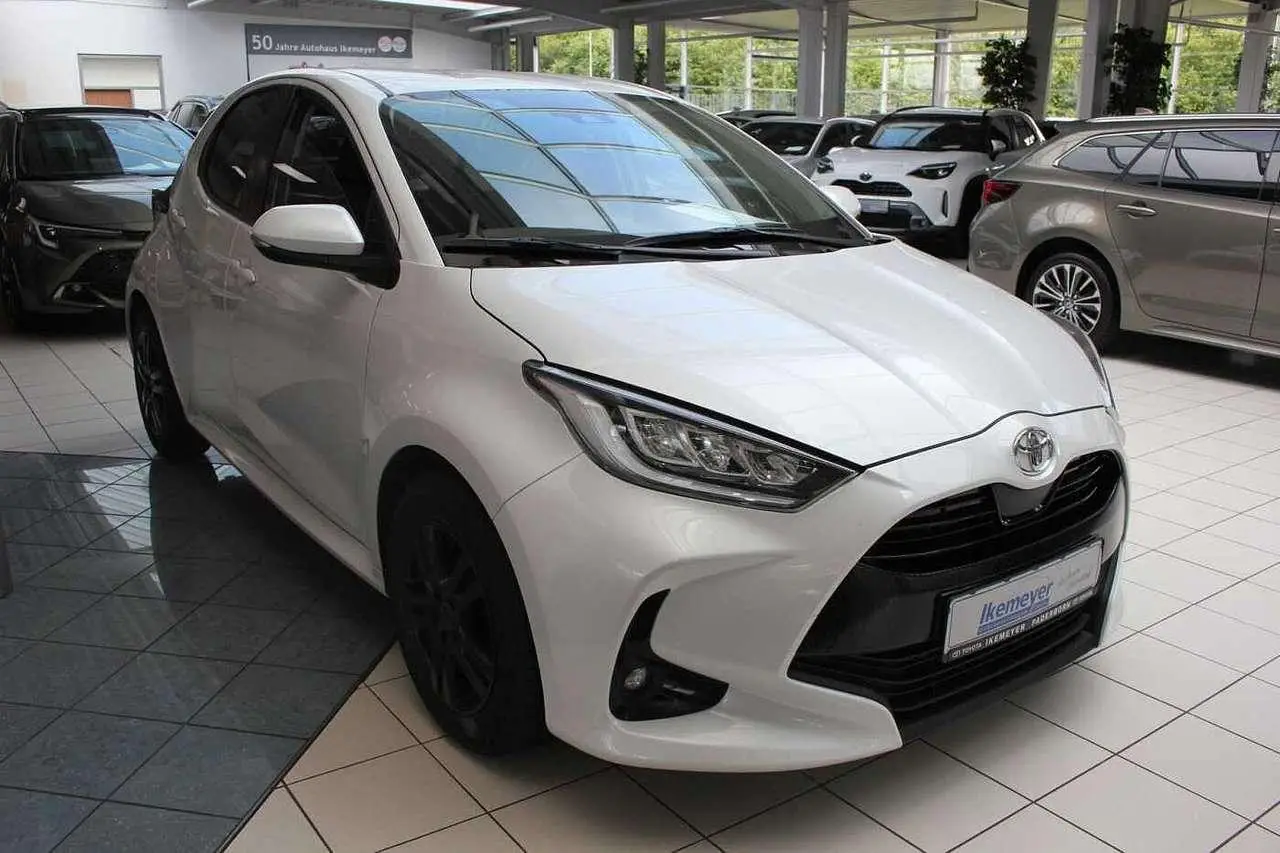 Photo 1 : Toyota Yaris 2021 Petrol