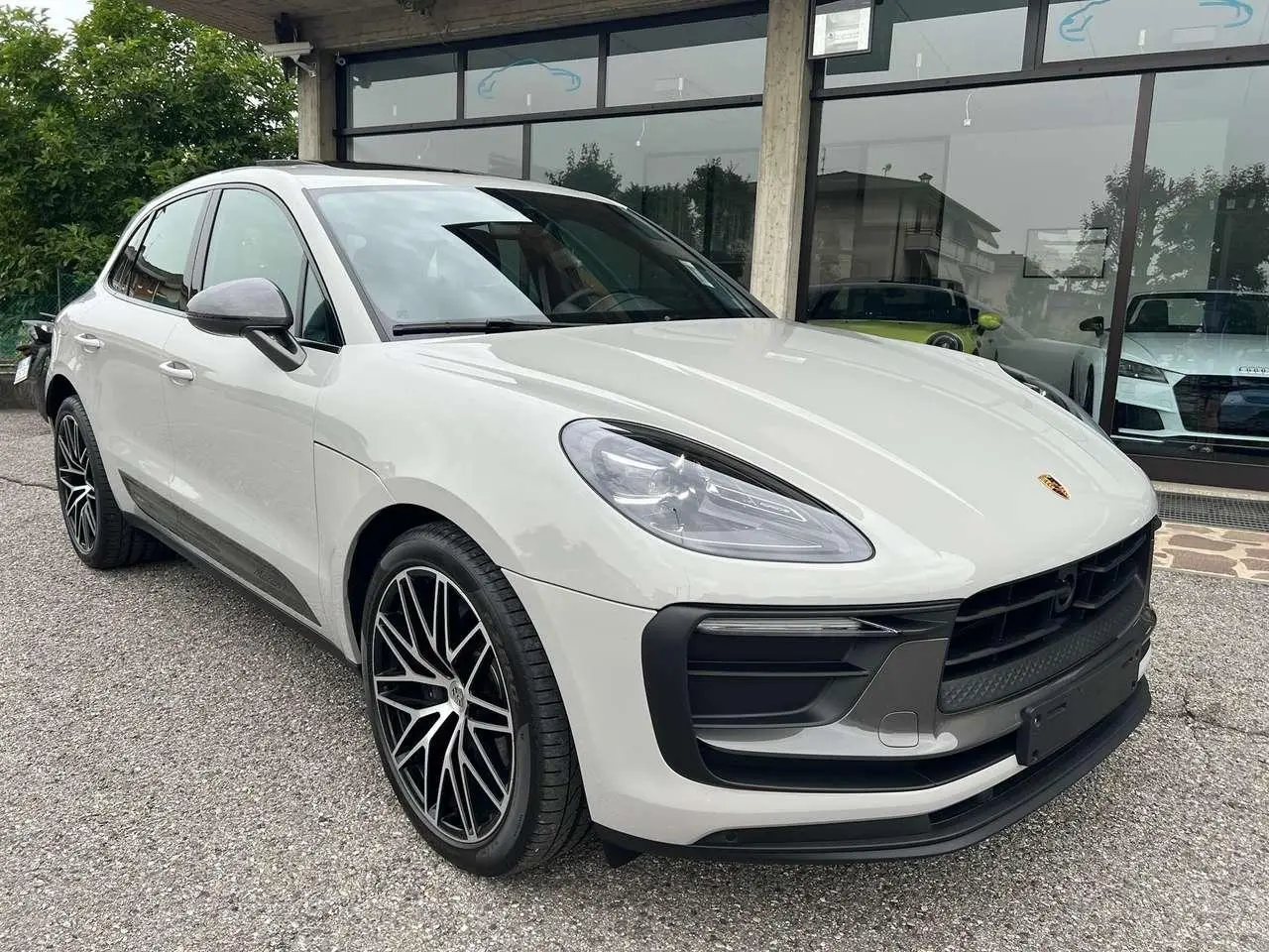 Photo 1 : Porsche Macan 2024 Petrol