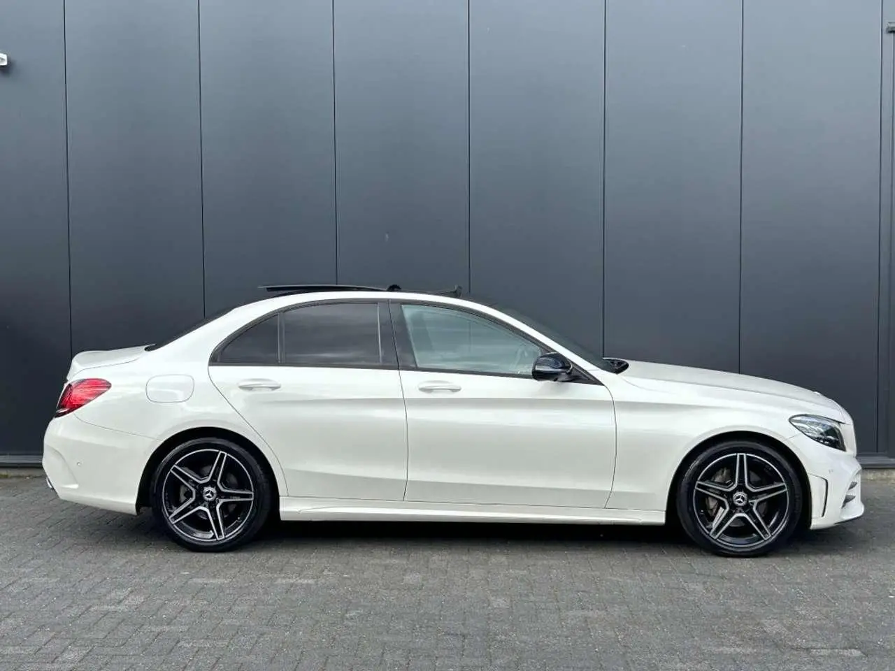 Photo 1 : Mercedes-benz Classe C 2019 Petrol