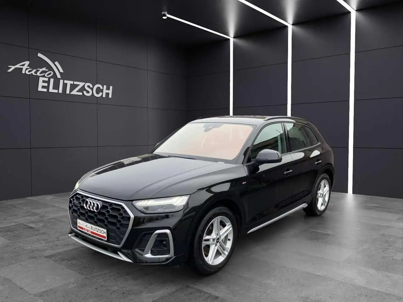 Photo 1 : Audi Q5 2021 Hybrid