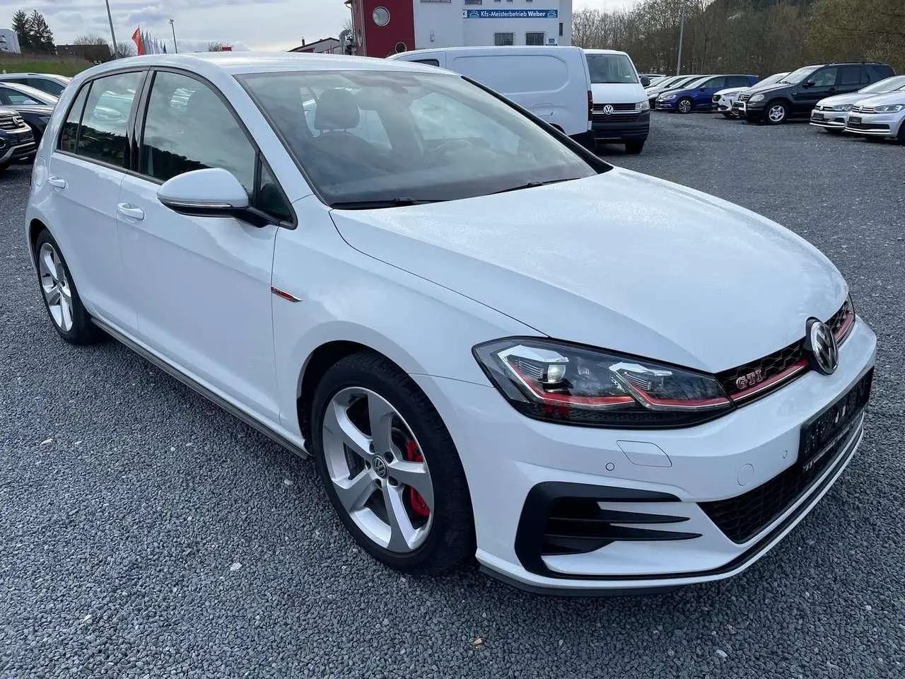 Photo 1 : Volkswagen Golf 2019 Petrol