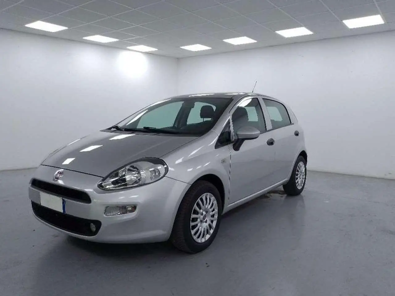 Photo 1 : Fiat Punto 2017 Petrol