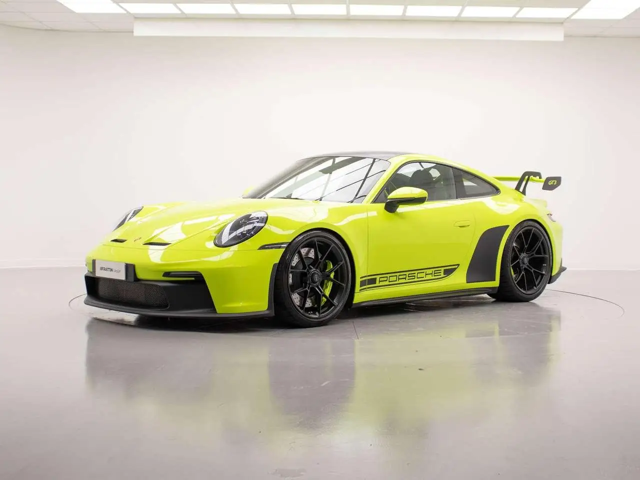 Photo 1 : Porsche 992 2021 Essence