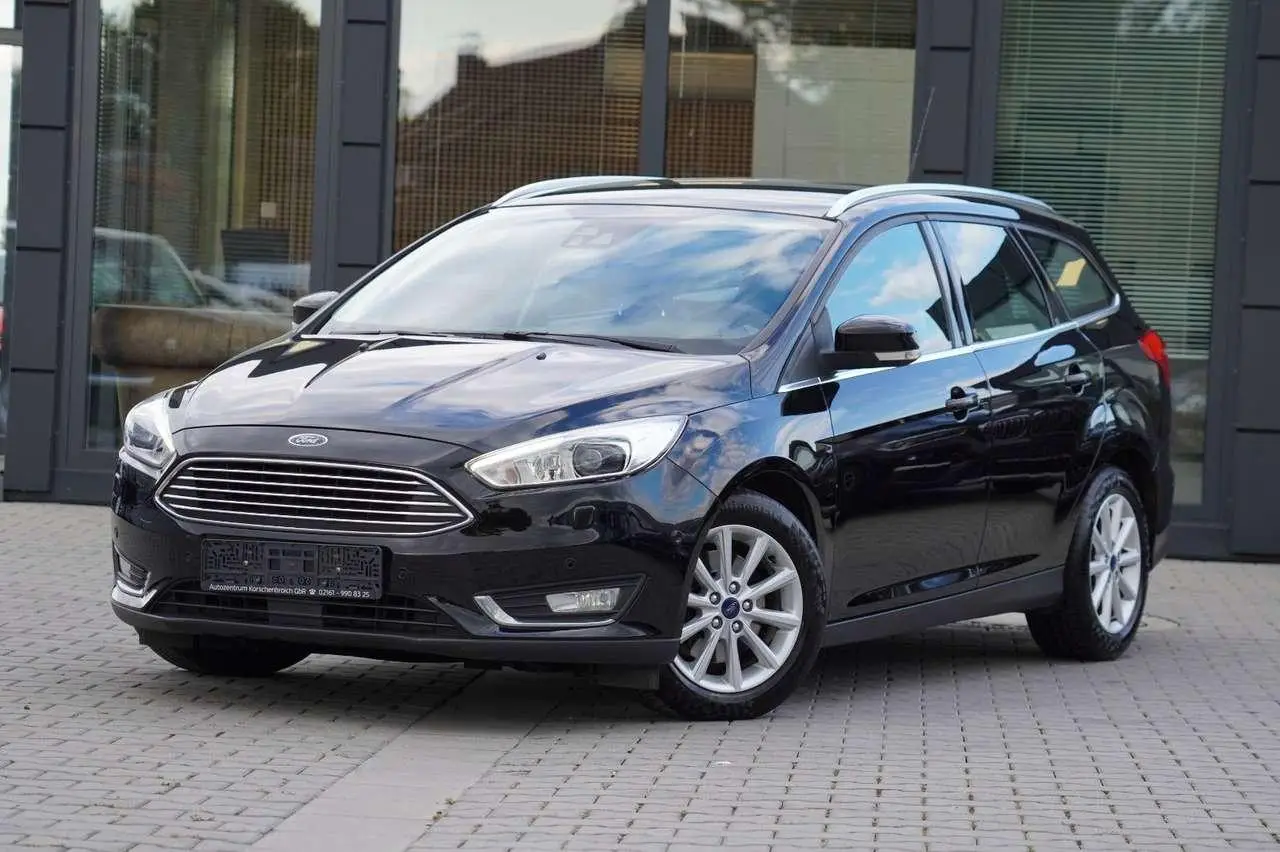 Photo 1 : Ford Focus 2015 Petrol