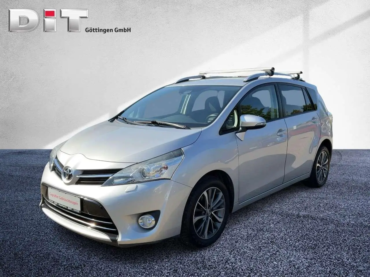 Photo 1 : Toyota Verso 2017 Petrol