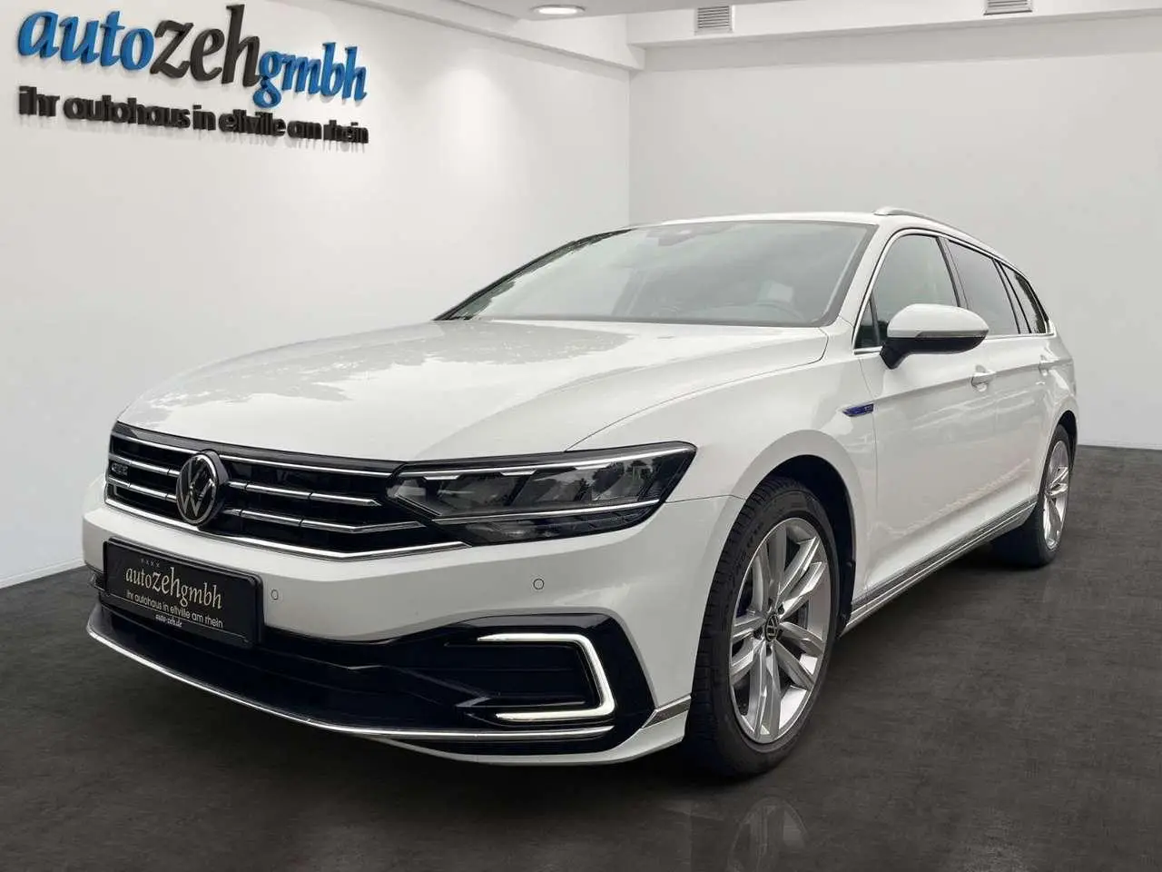 Photo 1 : Volkswagen Passat 2021 Hybride