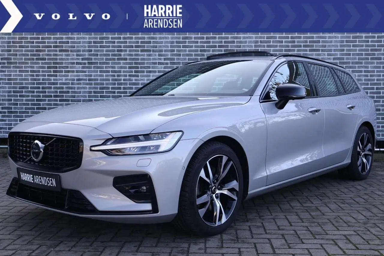 Photo 1 : Volvo V60 2023 Hybrid