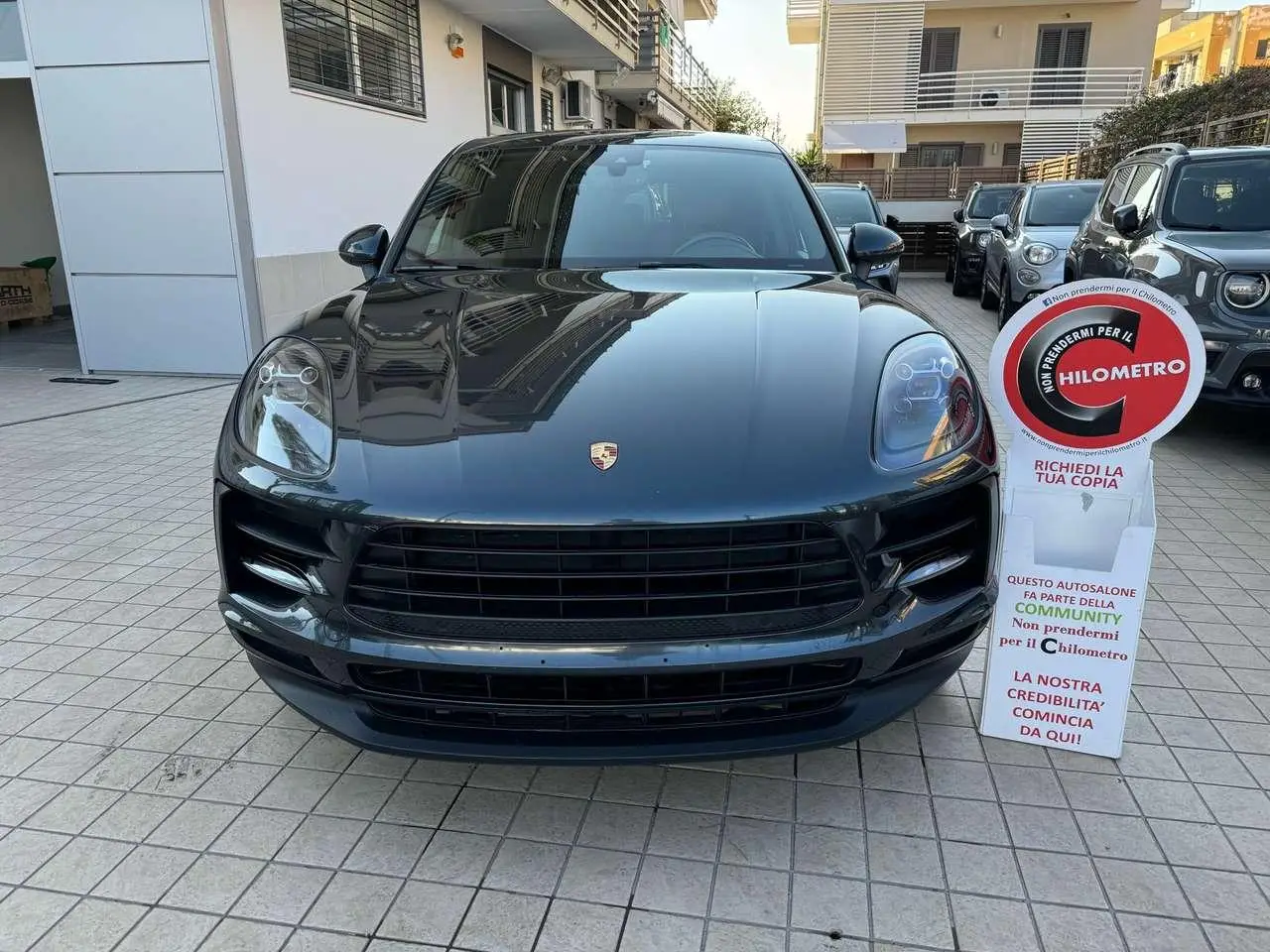 Photo 1 : Porsche Macan 2019 Petrol