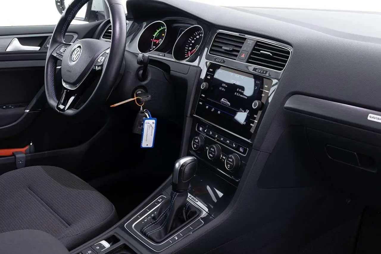 Photo 1 : Volkswagen Golf 2019 Électrique