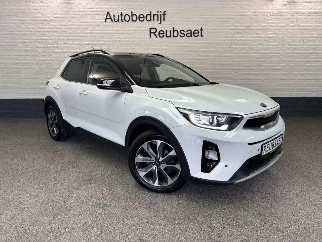 Photo 1 : Kia Stonic 2019 Petrol