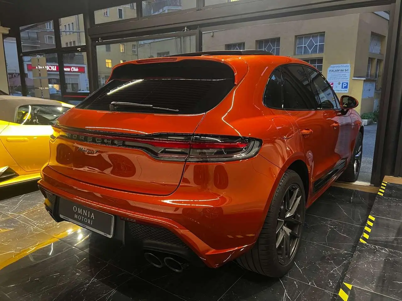 Photo 1 : Porsche Macan 2022 Petrol