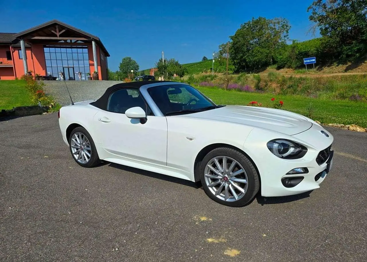 Photo 1 : Fiat 124 Spider 2016 Petrol