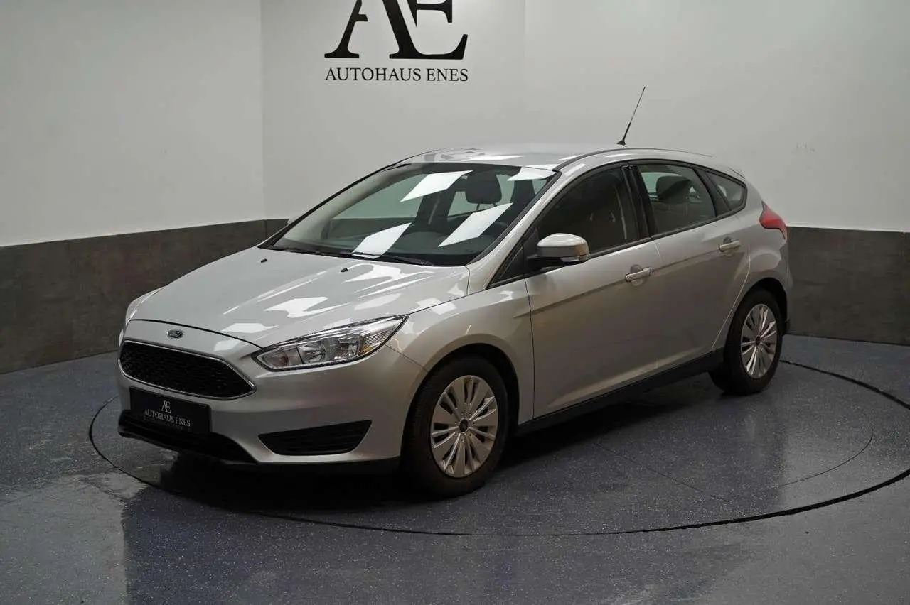 Photo 1 : Ford Focus 2016 Petrol