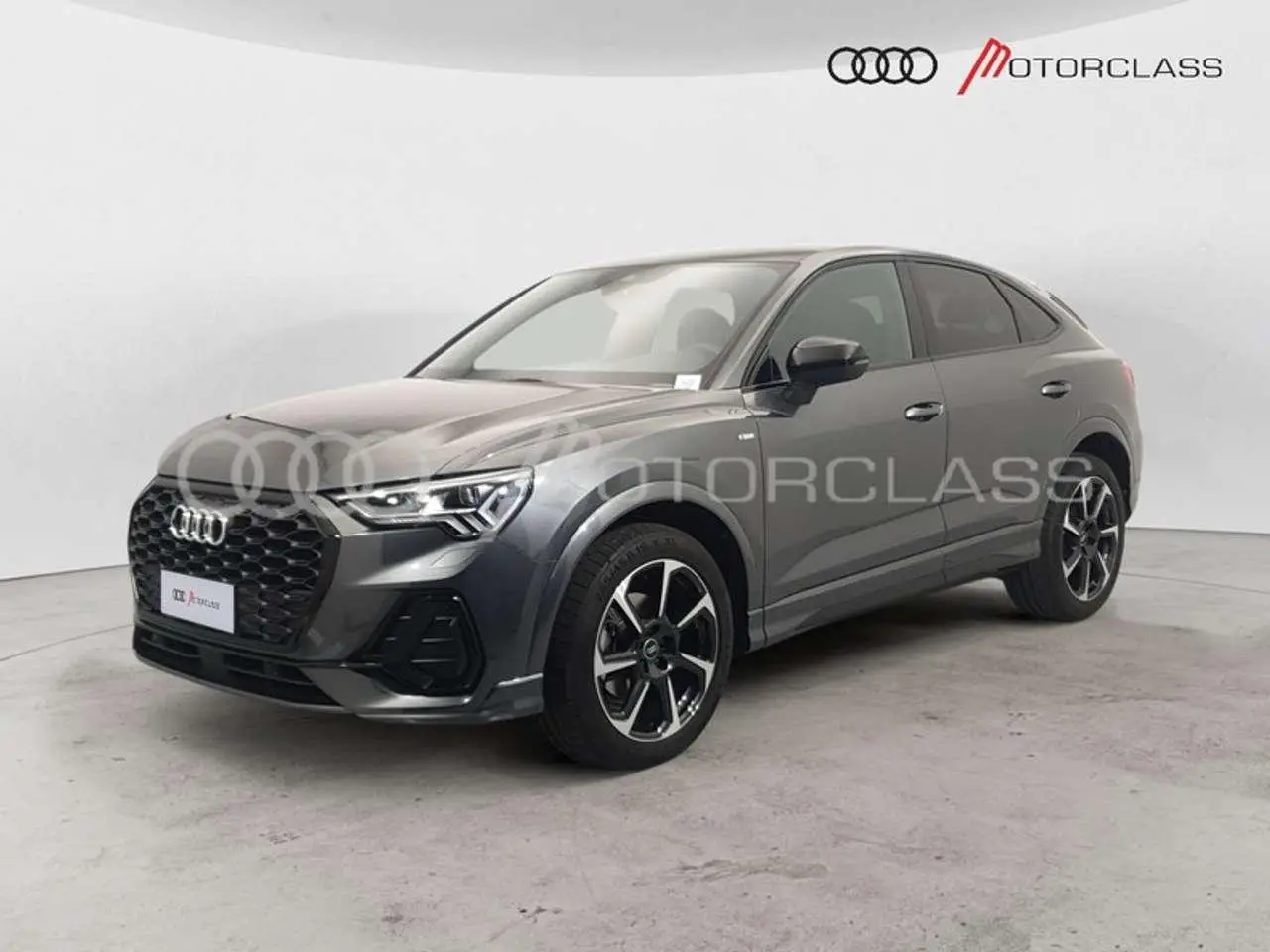 Photo 1 : Audi Q3 2023 Diesel