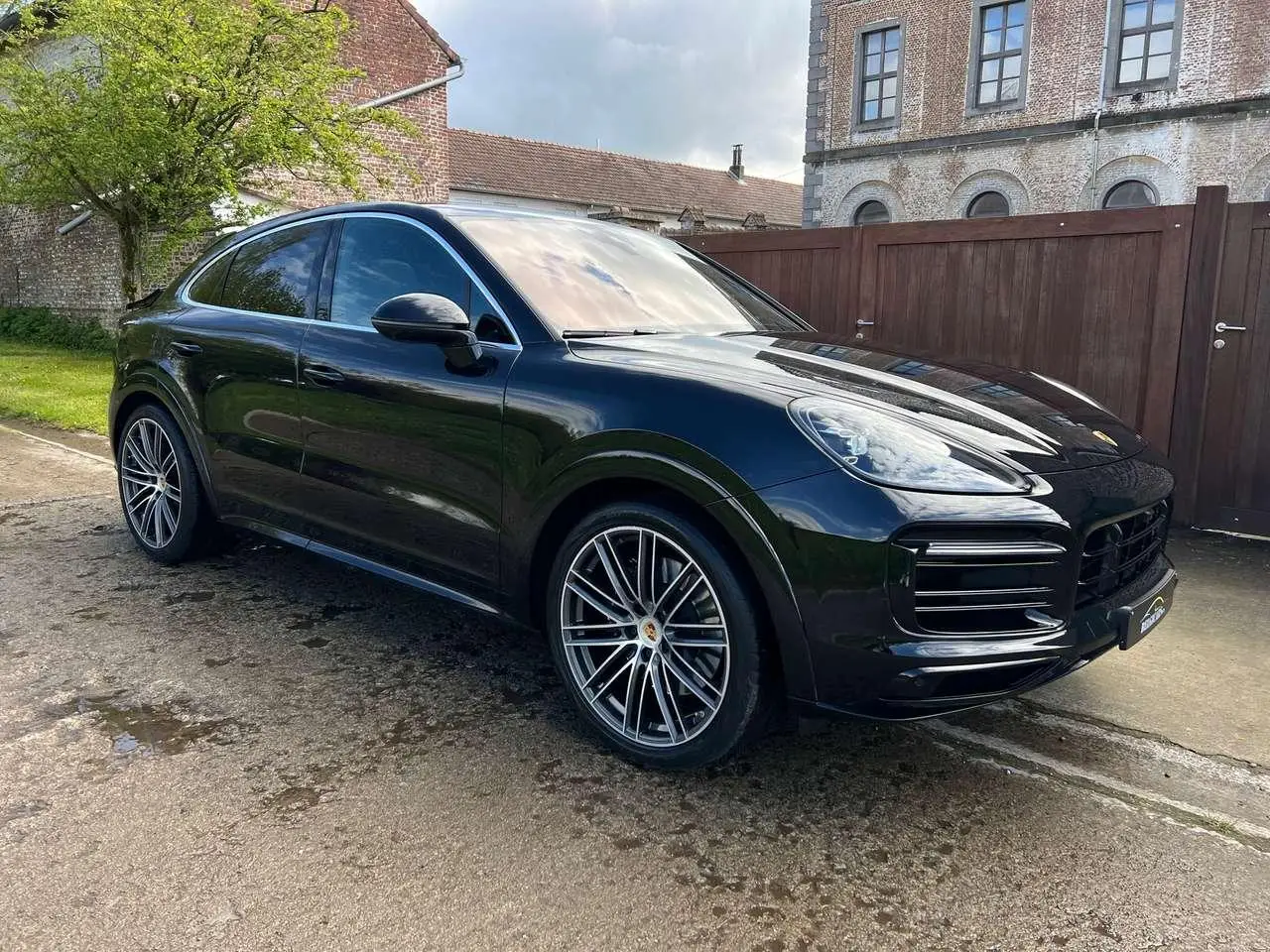 Photo 1 : Porsche Cayenne 2021 Petrol