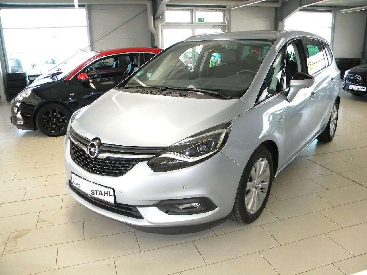 Photo 1 : Opel Zafira 2017 Essence