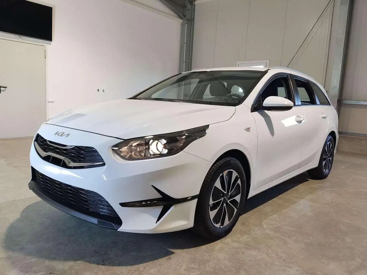 Photo 1 : Kia Ceed 2024 Essence