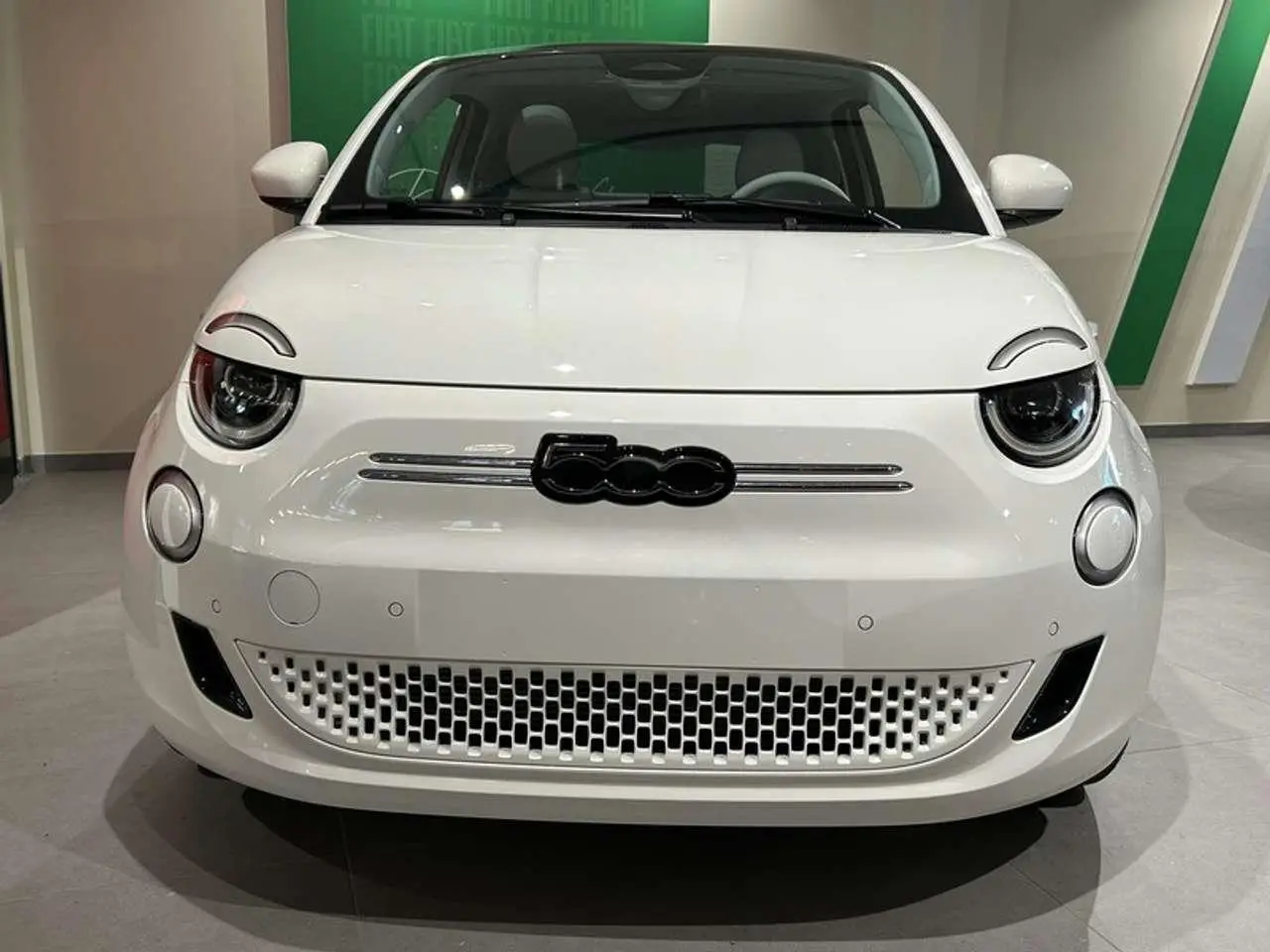 Photo 1 : Fiat 500 2024 Électrique