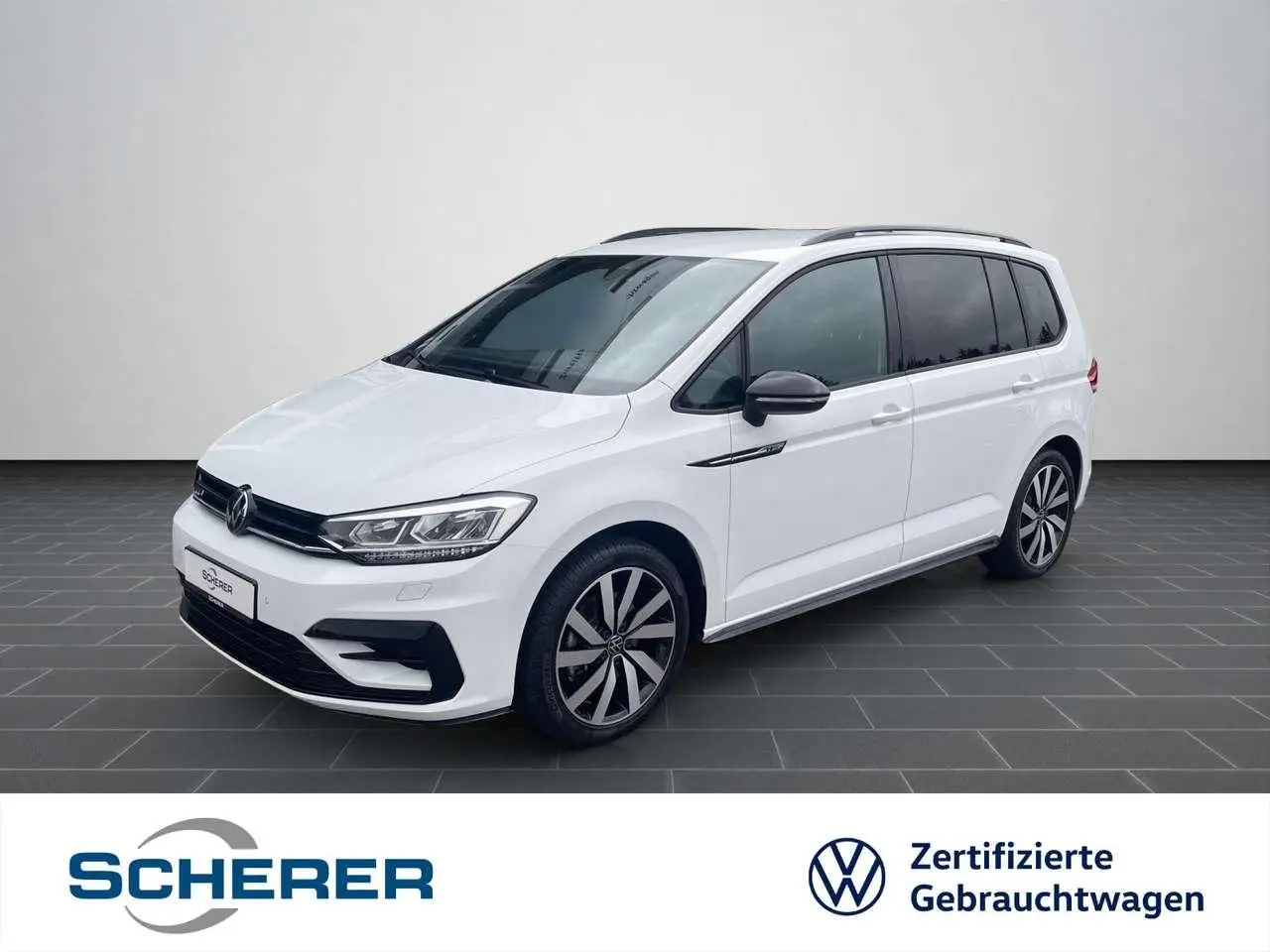 Photo 1 : Volkswagen Touran 2024 Petrol