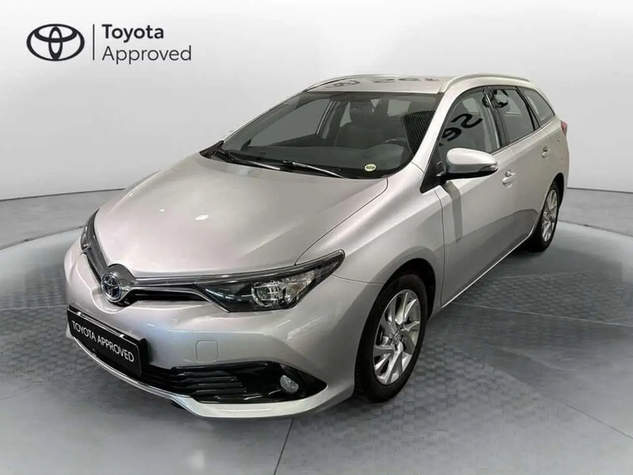 Photo 1 : Toyota Auris 2015 Hybrid