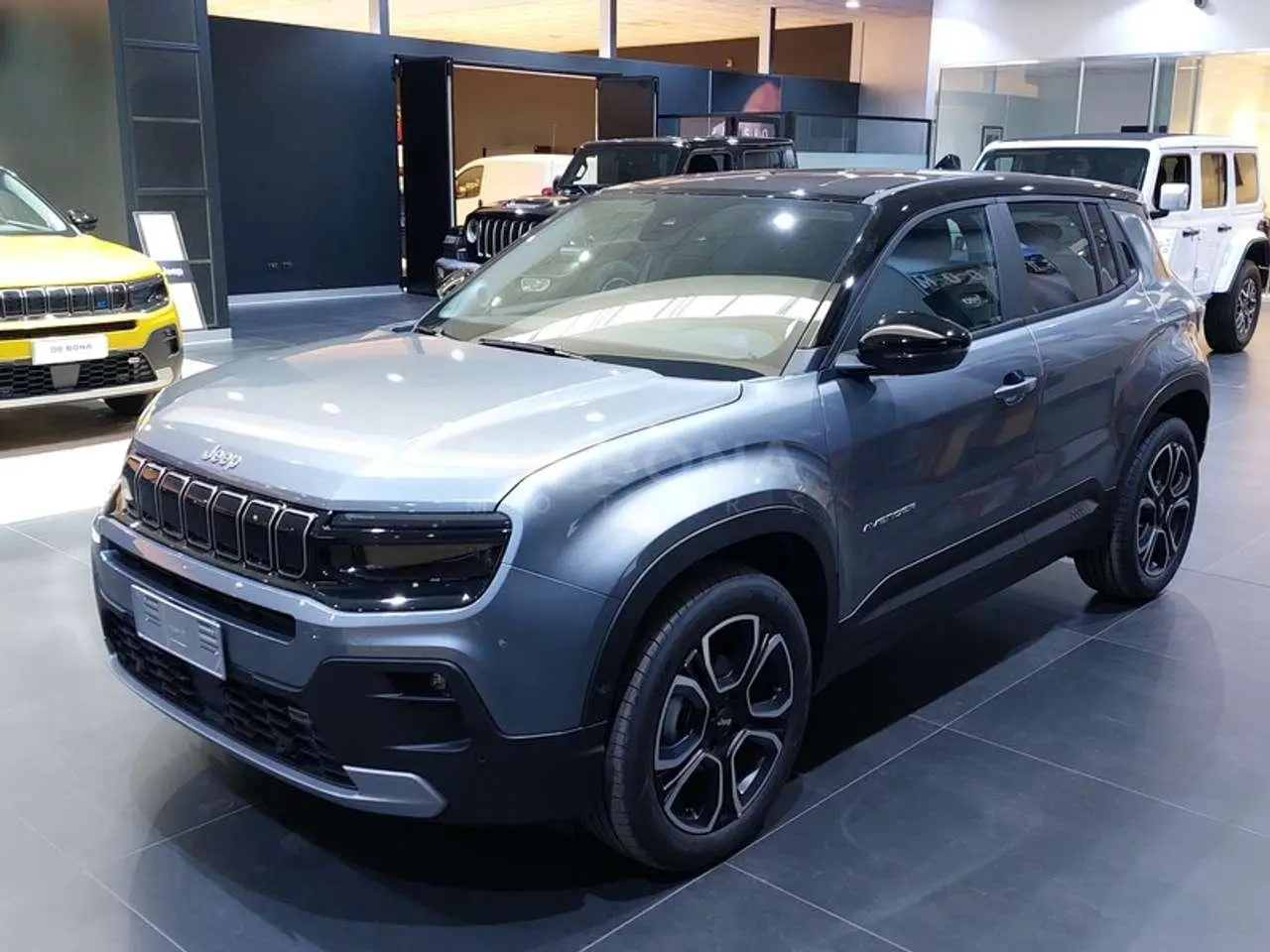 Photo 1 : Jeep Avenger 2024 Petrol