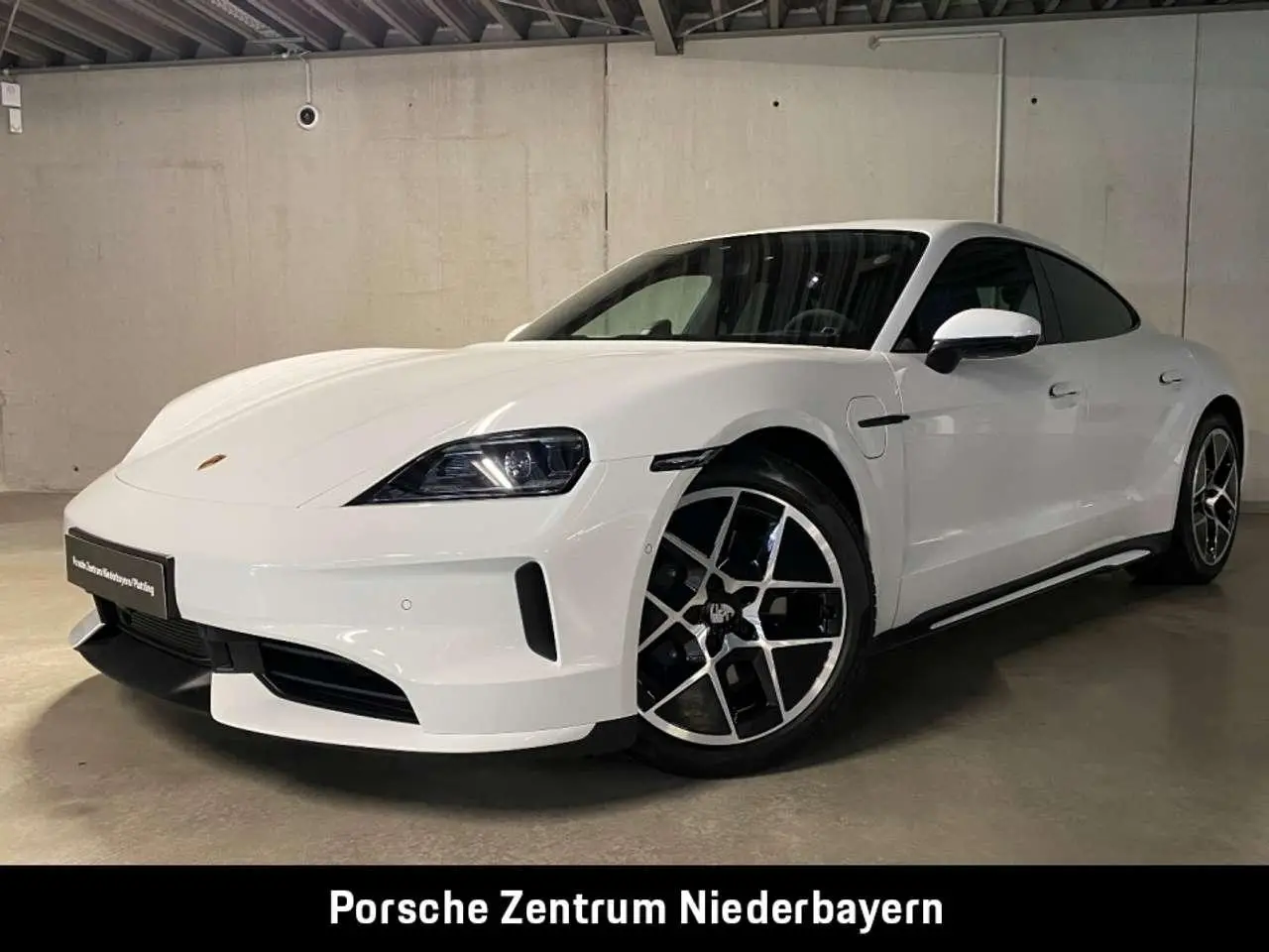 Photo 1 : Porsche Taycan 2024 Électrique