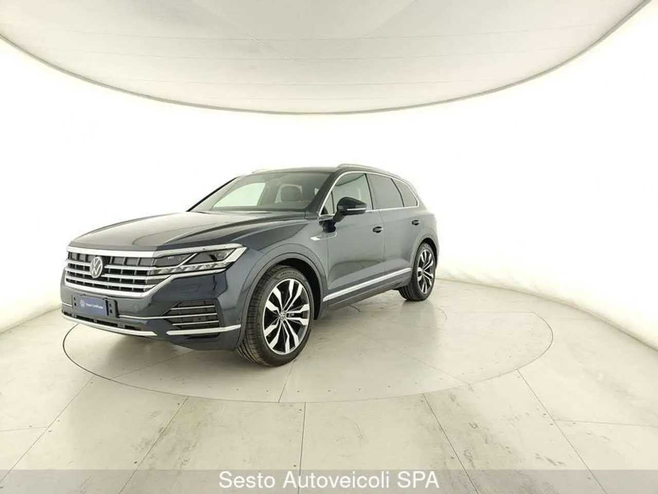 Photo 1 : Volkswagen Touareg 2023 Diesel