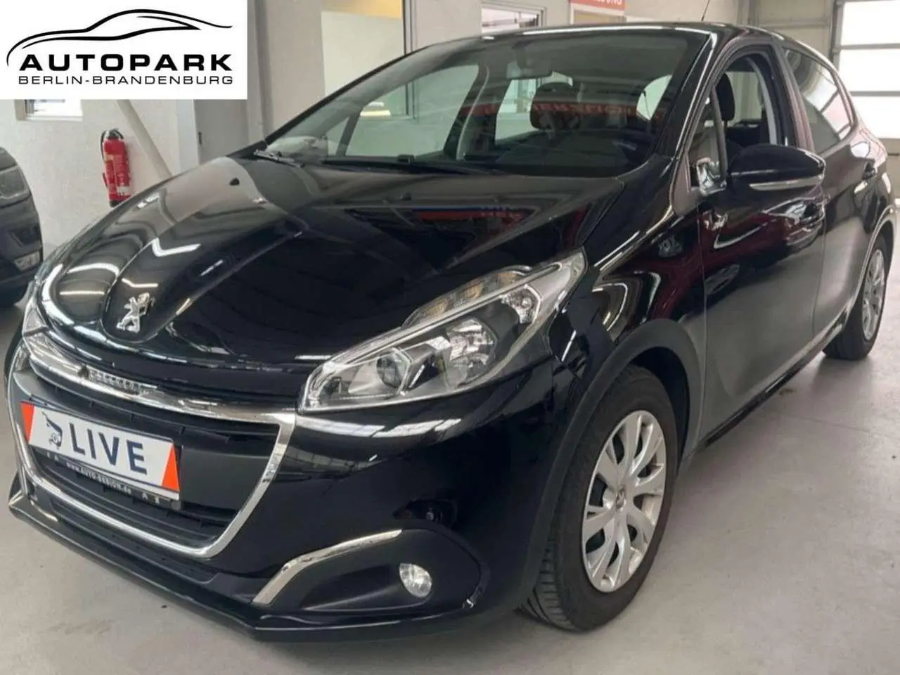 Photo 1 : Peugeot 208 2015 Essence