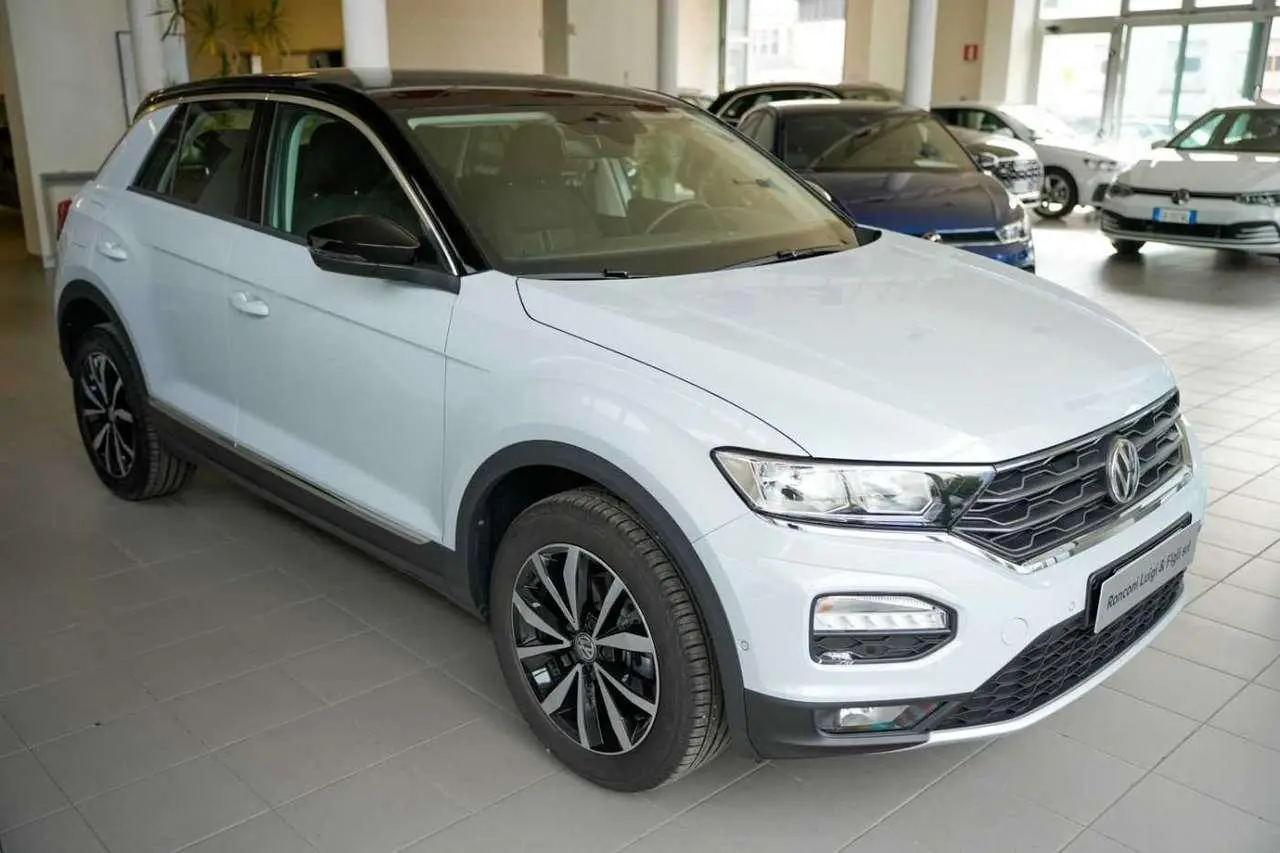 Photo 1 : Volkswagen T-roc 2019 Petrol