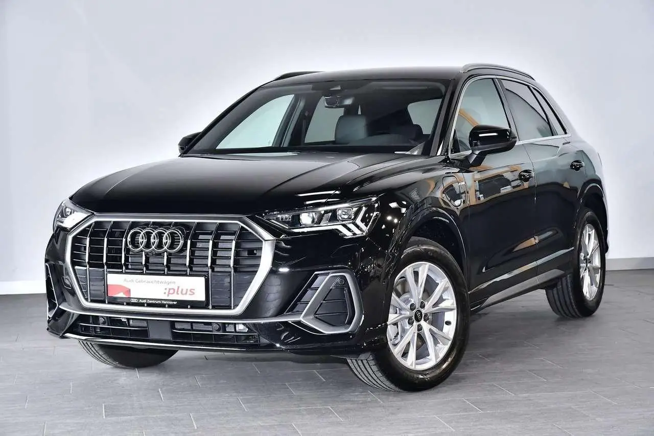 Photo 1 : Audi Q3 2024 Hybrid