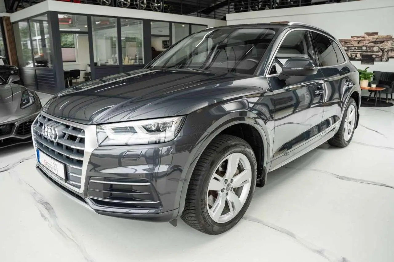 Photo 1 : Audi Q5 2018 Essence