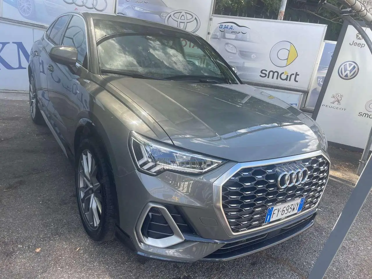 Photo 1 : Audi Q3 2019 Diesel