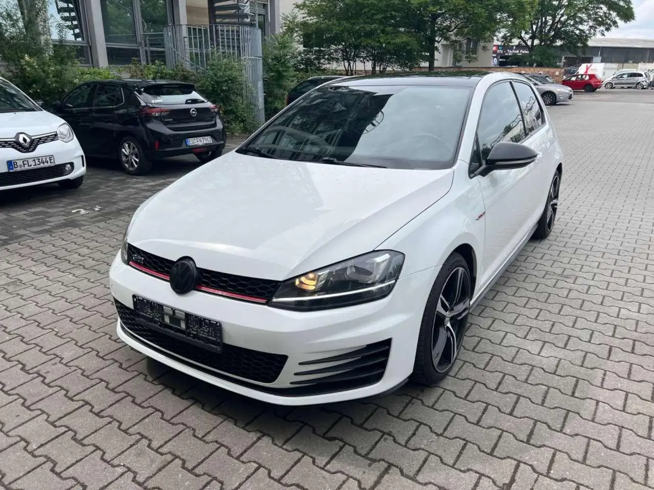 Photo 1 : Volkswagen Golf 2015 Essence