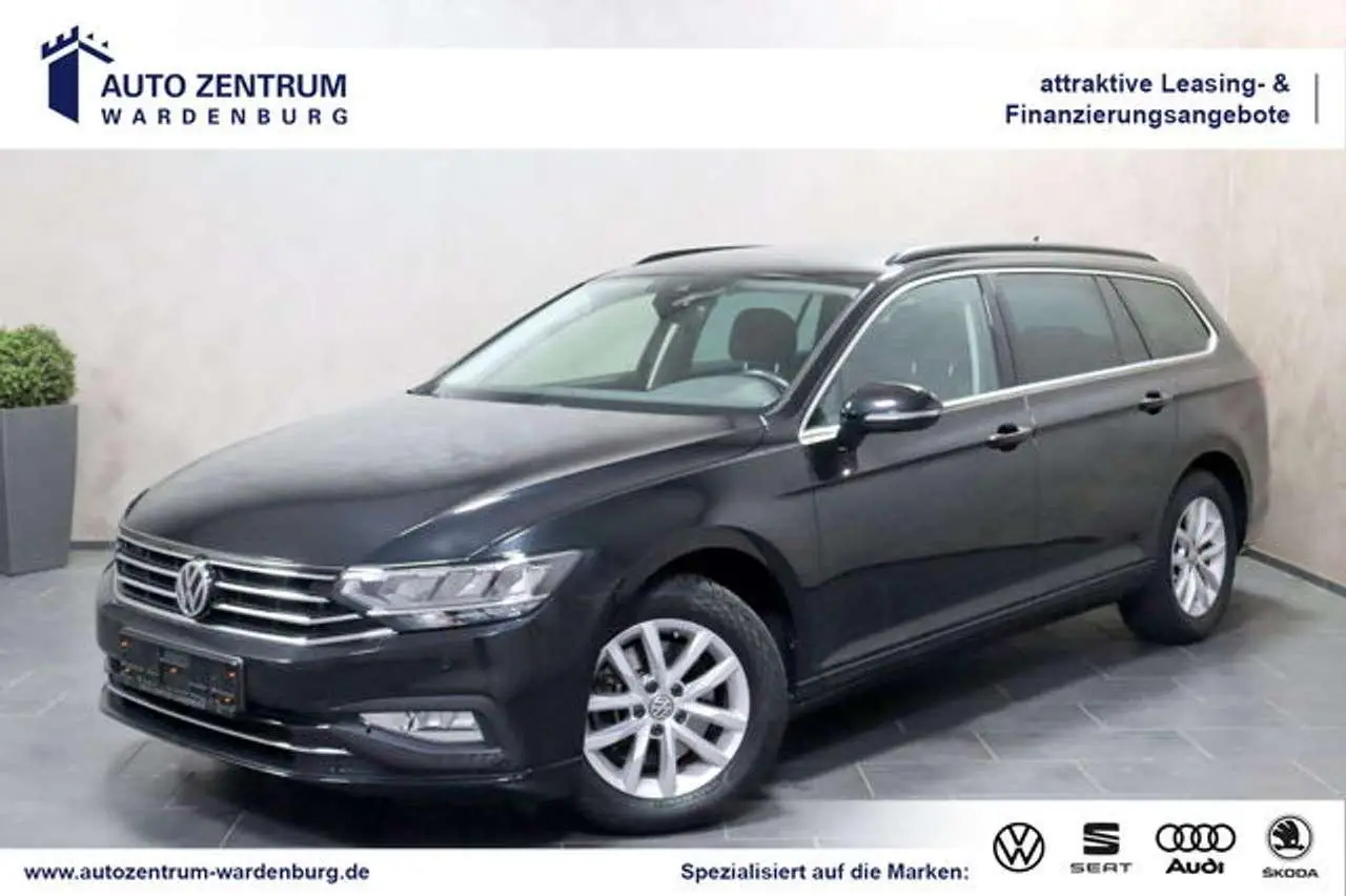 Photo 1 : Volkswagen Passat 2019 Petrol