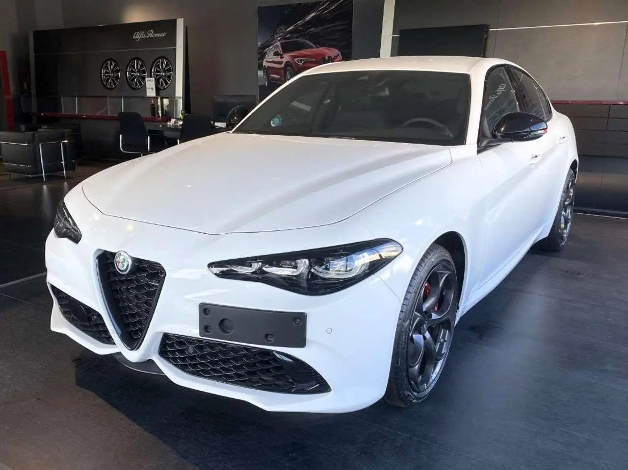 Photo 1 : Alfa Romeo Giulia 2024 Diesel