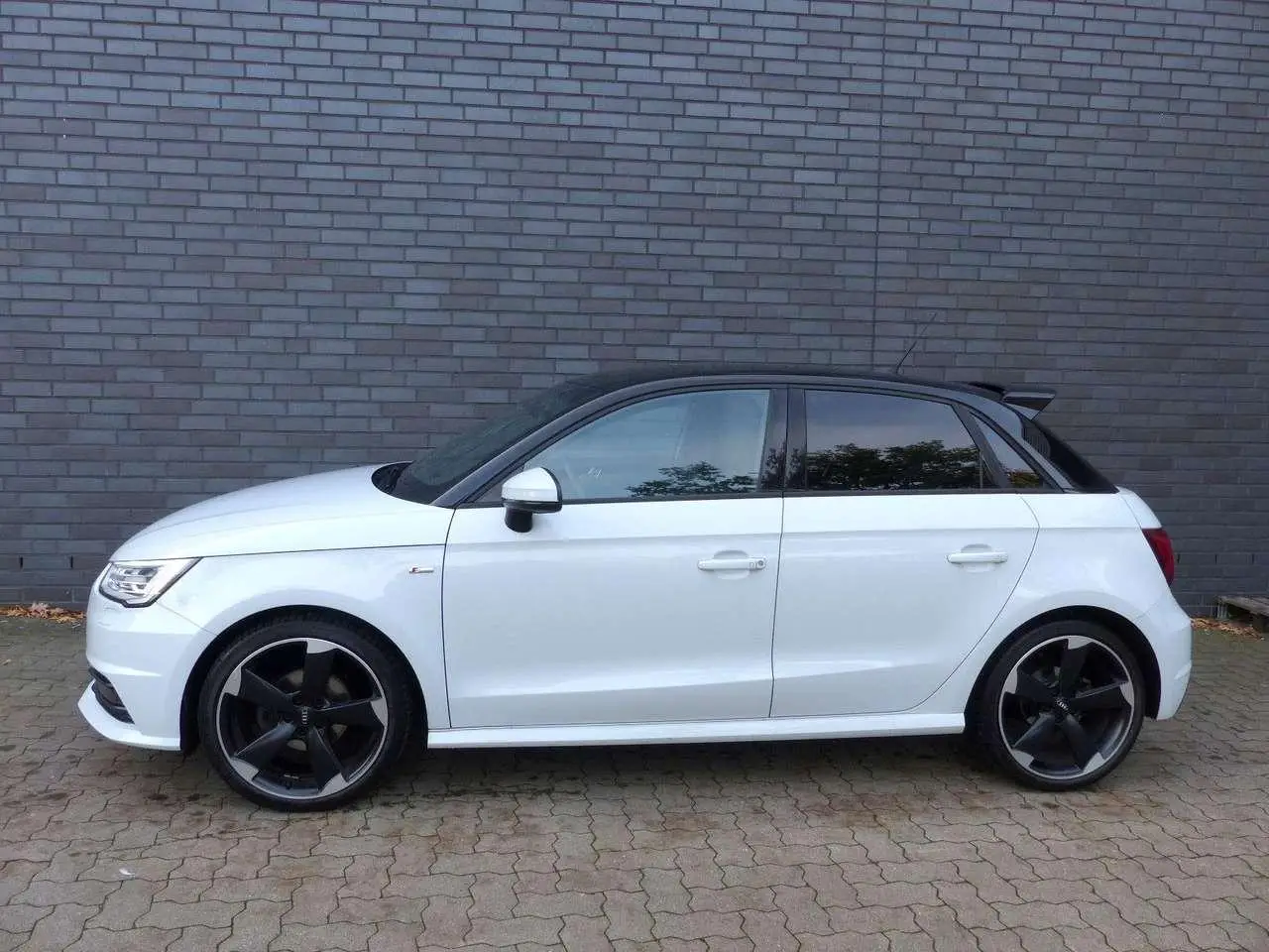 Photo 1 : Audi A1 2015 Essence