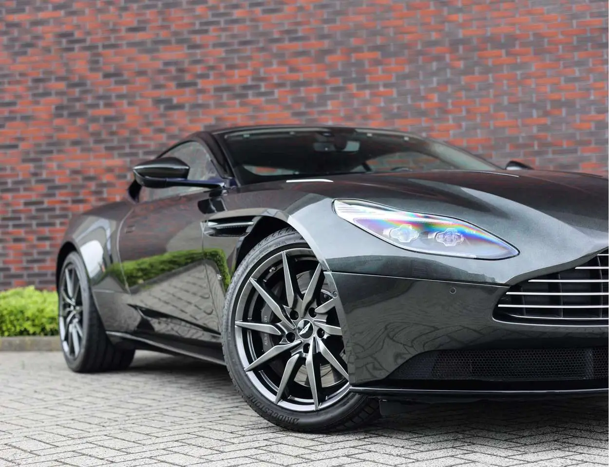 Photo 1 : Aston Martin Db11 2017 Petrol