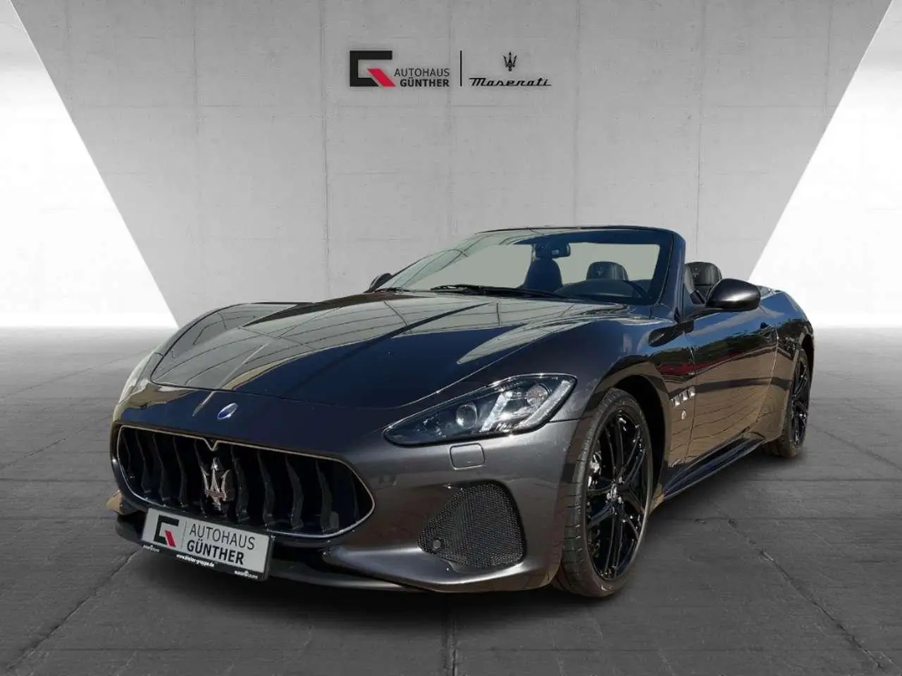 Photo 1 : Maserati Grancabrio 2018 Essence