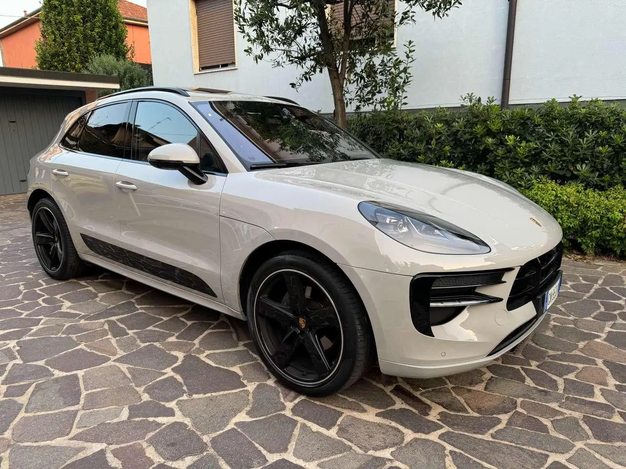 Photo 1 : Porsche Macan 2019 Essence