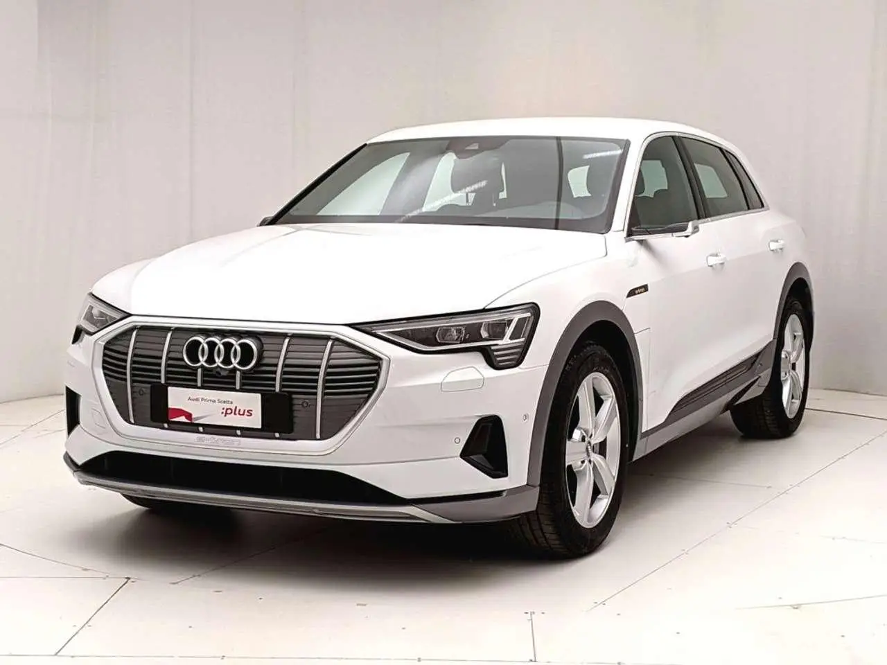 Photo 1 : Audi E-tron 2021 Électrique