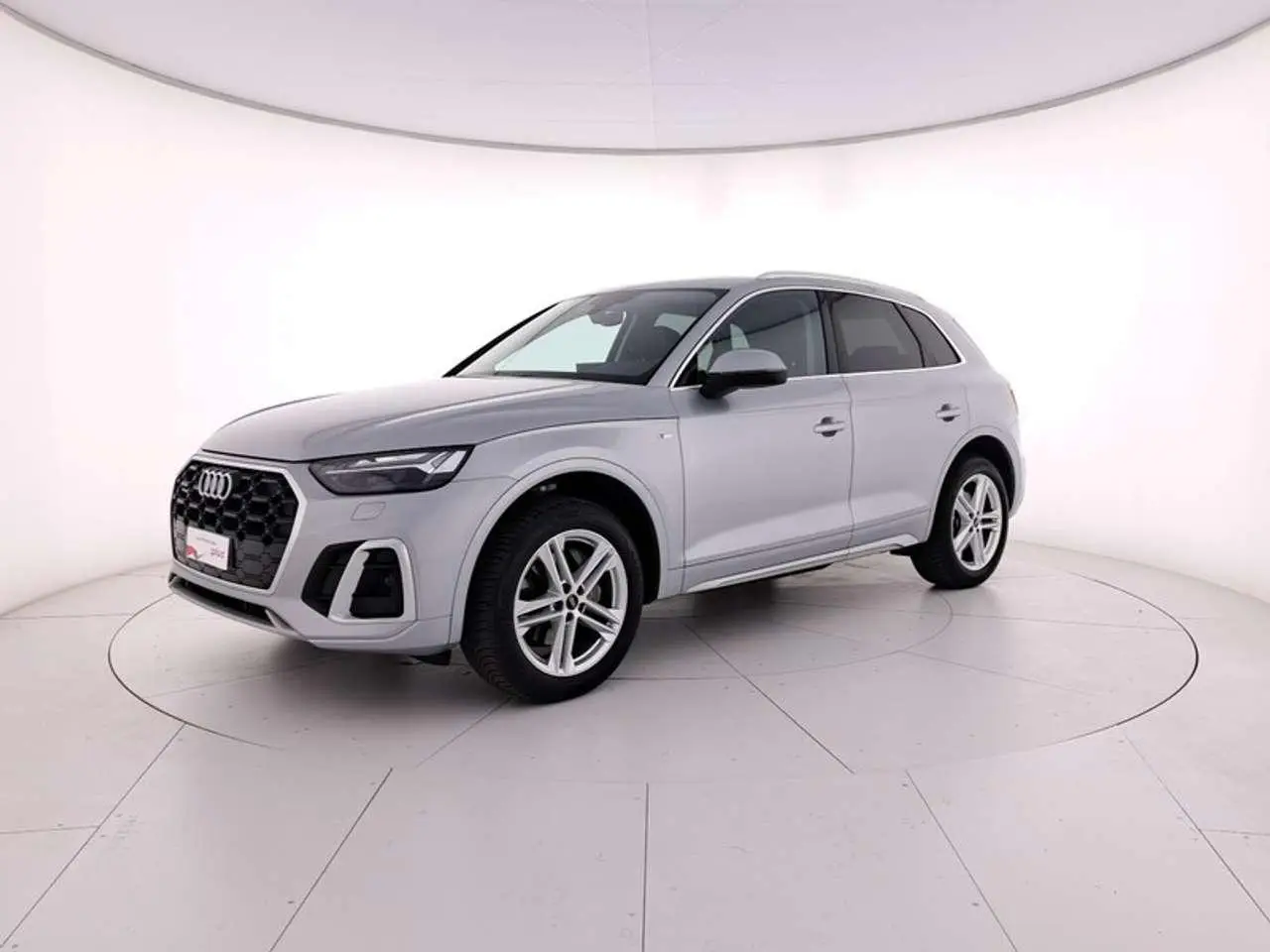 Photo 1 : Audi Q5 2023 Hybride