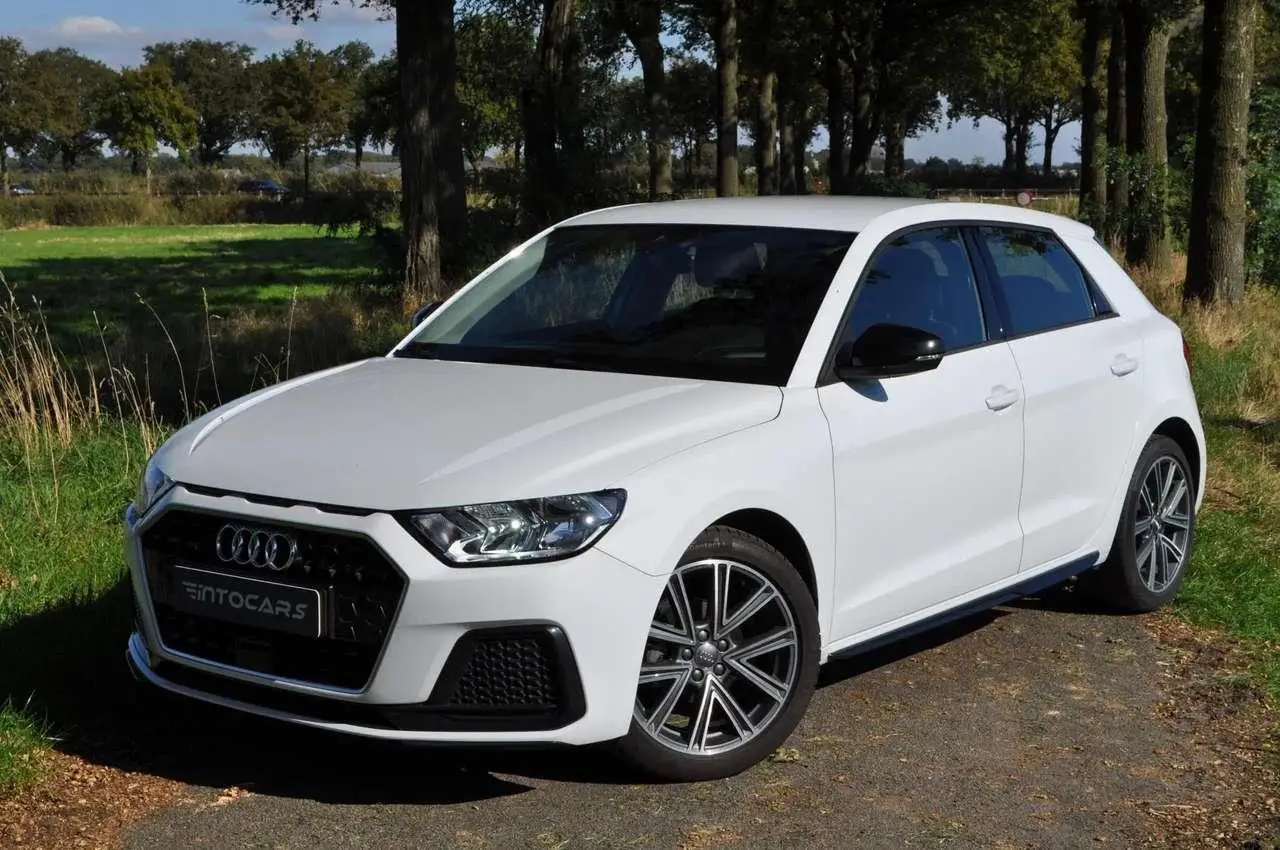 Photo 1 : Audi A1 2019 Essence