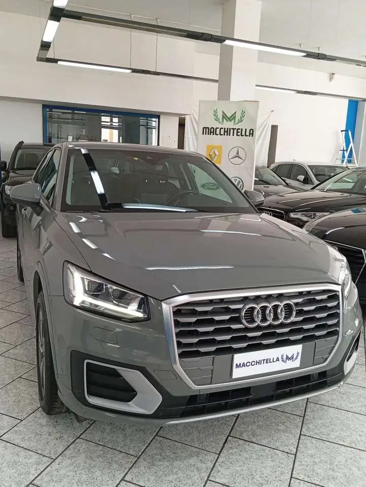 Photo 1 : Audi Q2 2018 Diesel