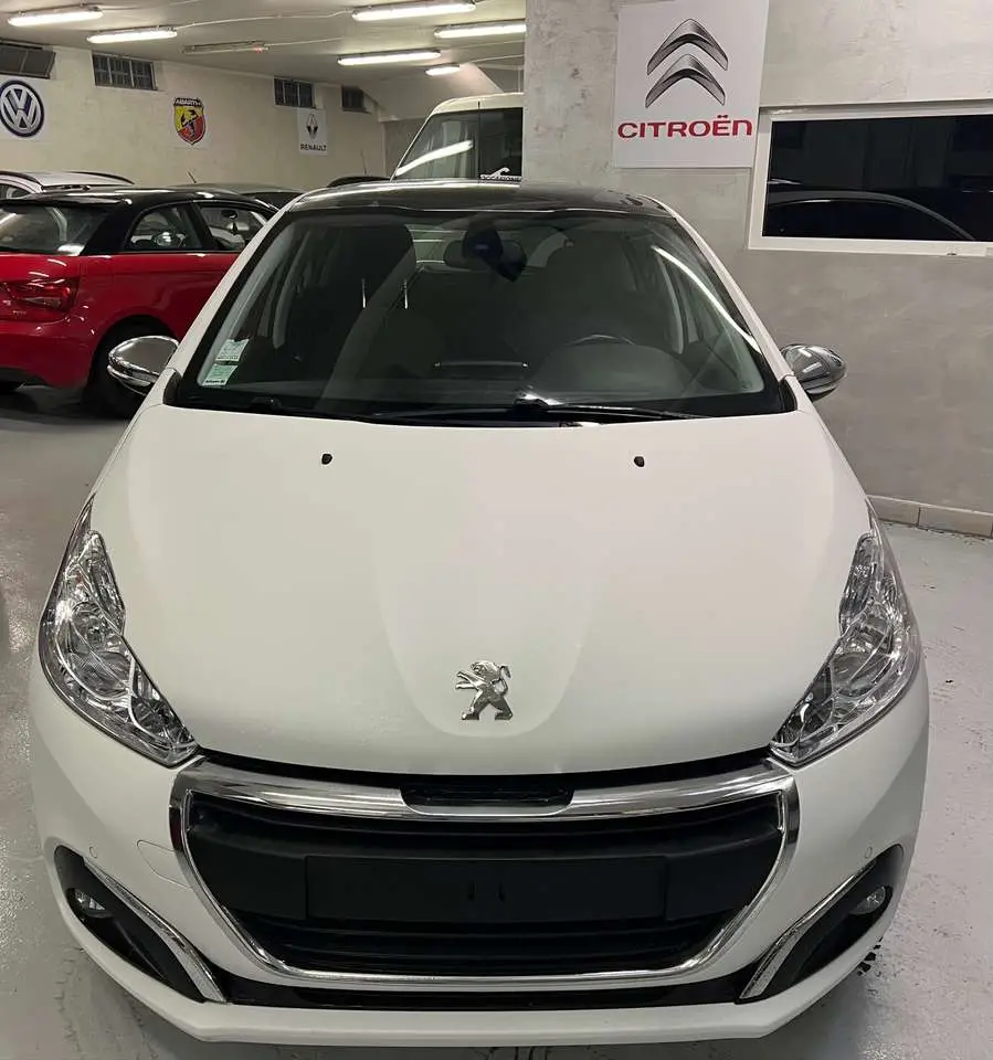 Photo 1 : Peugeot 207 2019 Essence