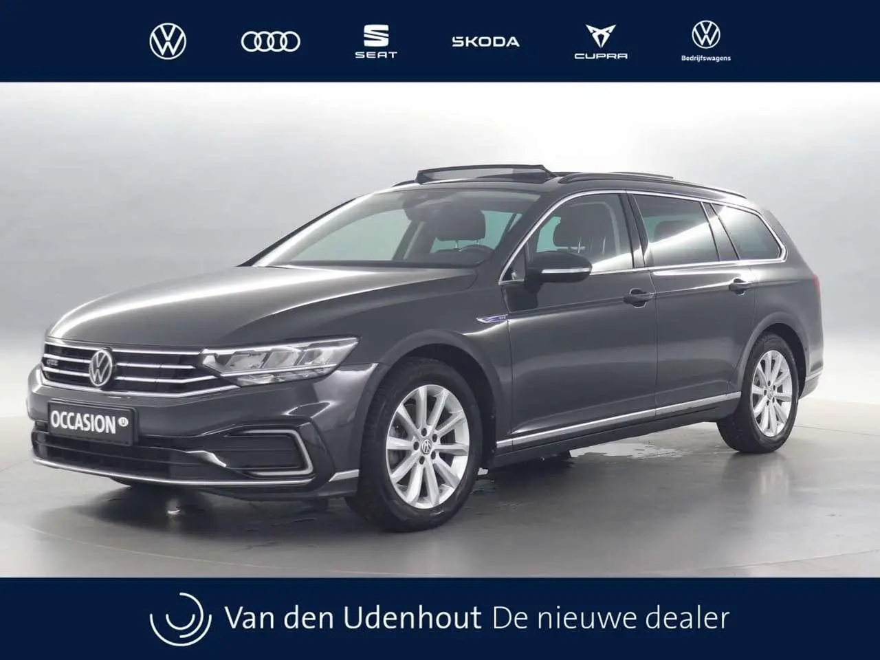 Photo 1 : Volkswagen Passat 2021 Hybride