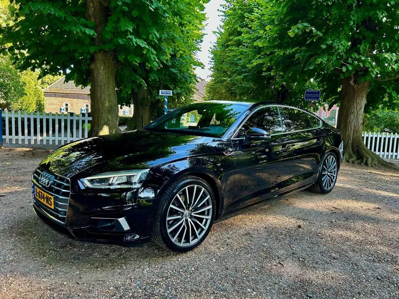 Photo 1 : Audi A5 2018 Hybride