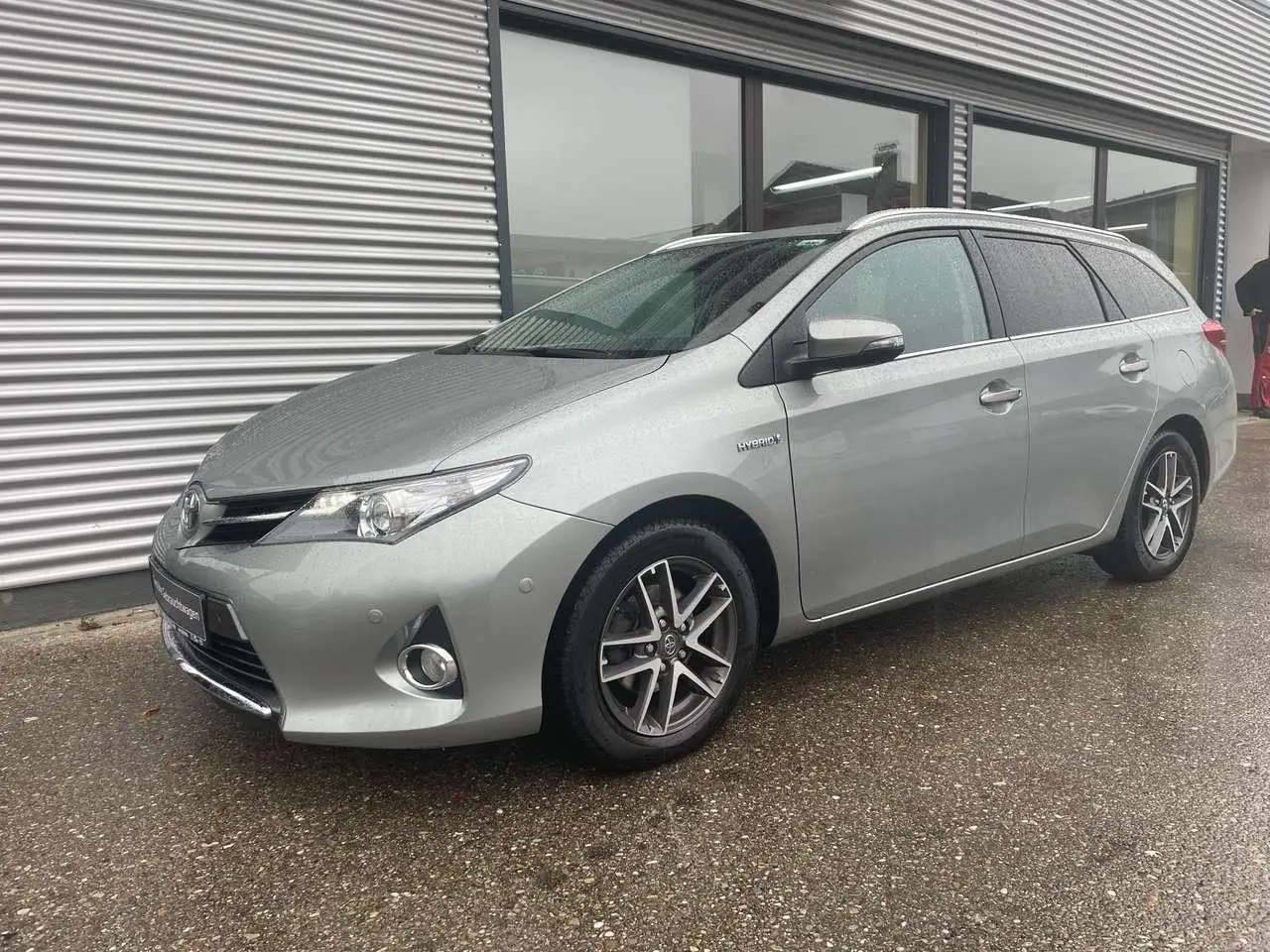 Photo 1 : Toyota Auris 2015 Hybrid